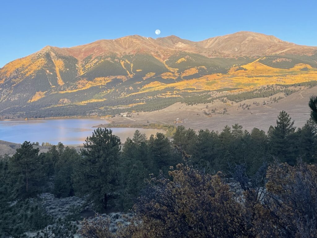 Twin Lakes Colorado fall foliage